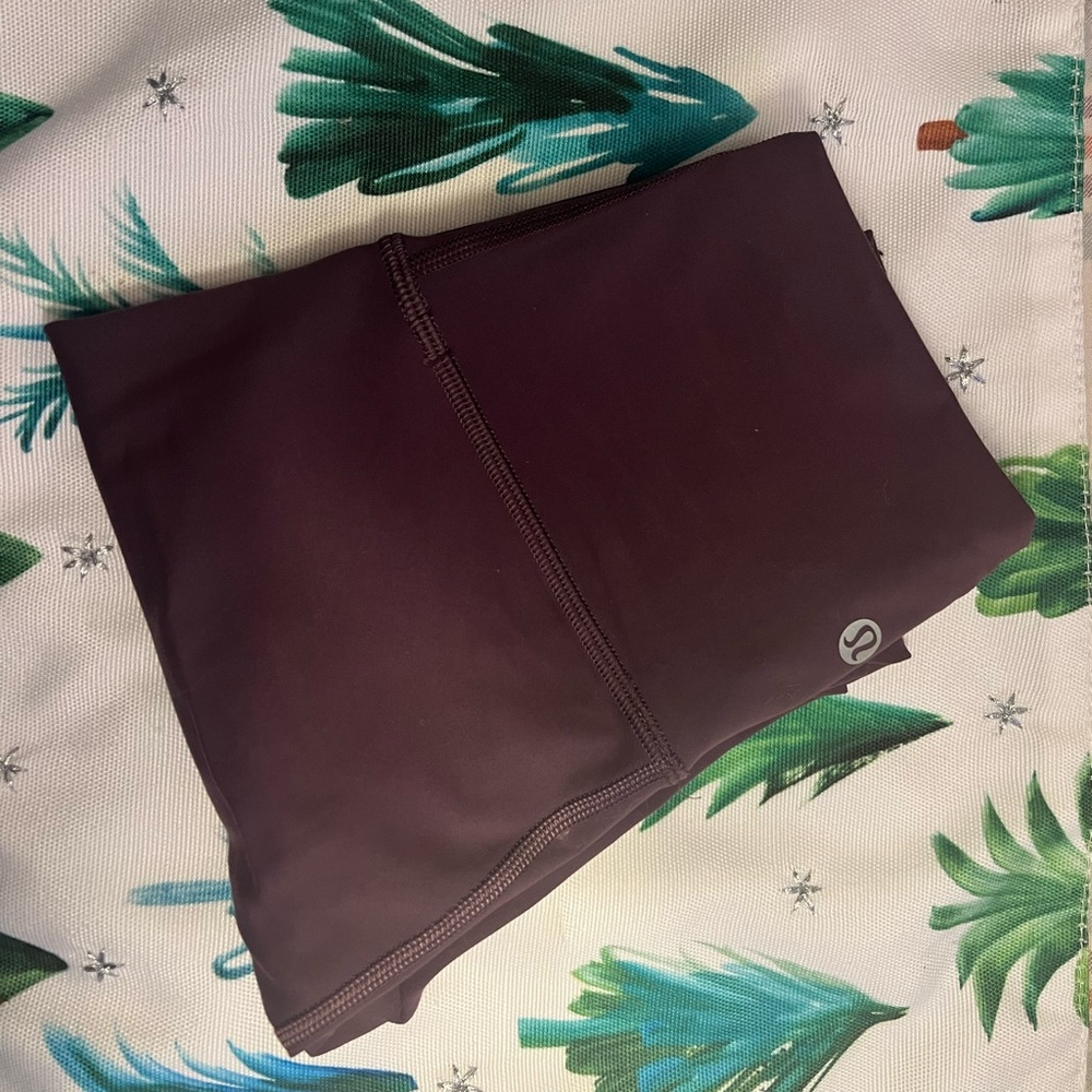 worn once lululemon size 2     25” in leggings